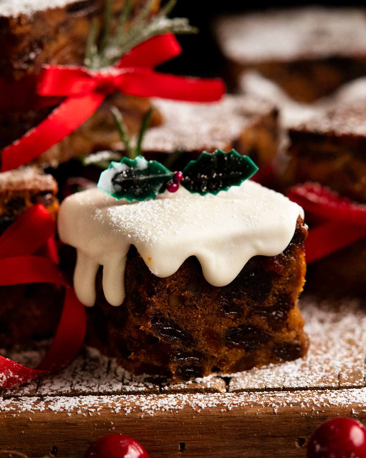 Mini Christmas Cakes with icing