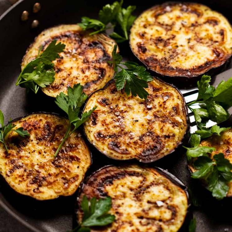 Almost oil-free Pan Fried Eggplant in a pan