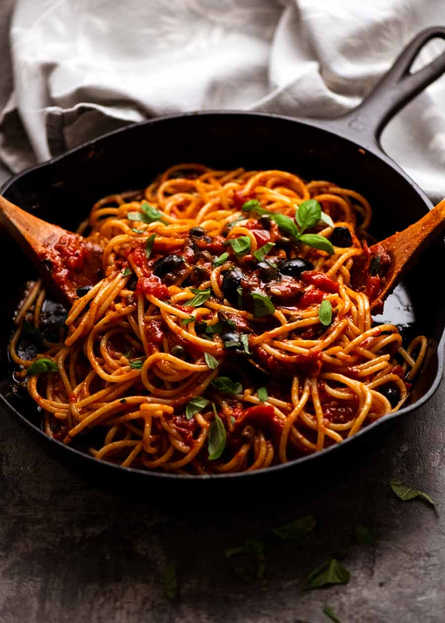 Spaghetti alla Puttanesca ready to be served